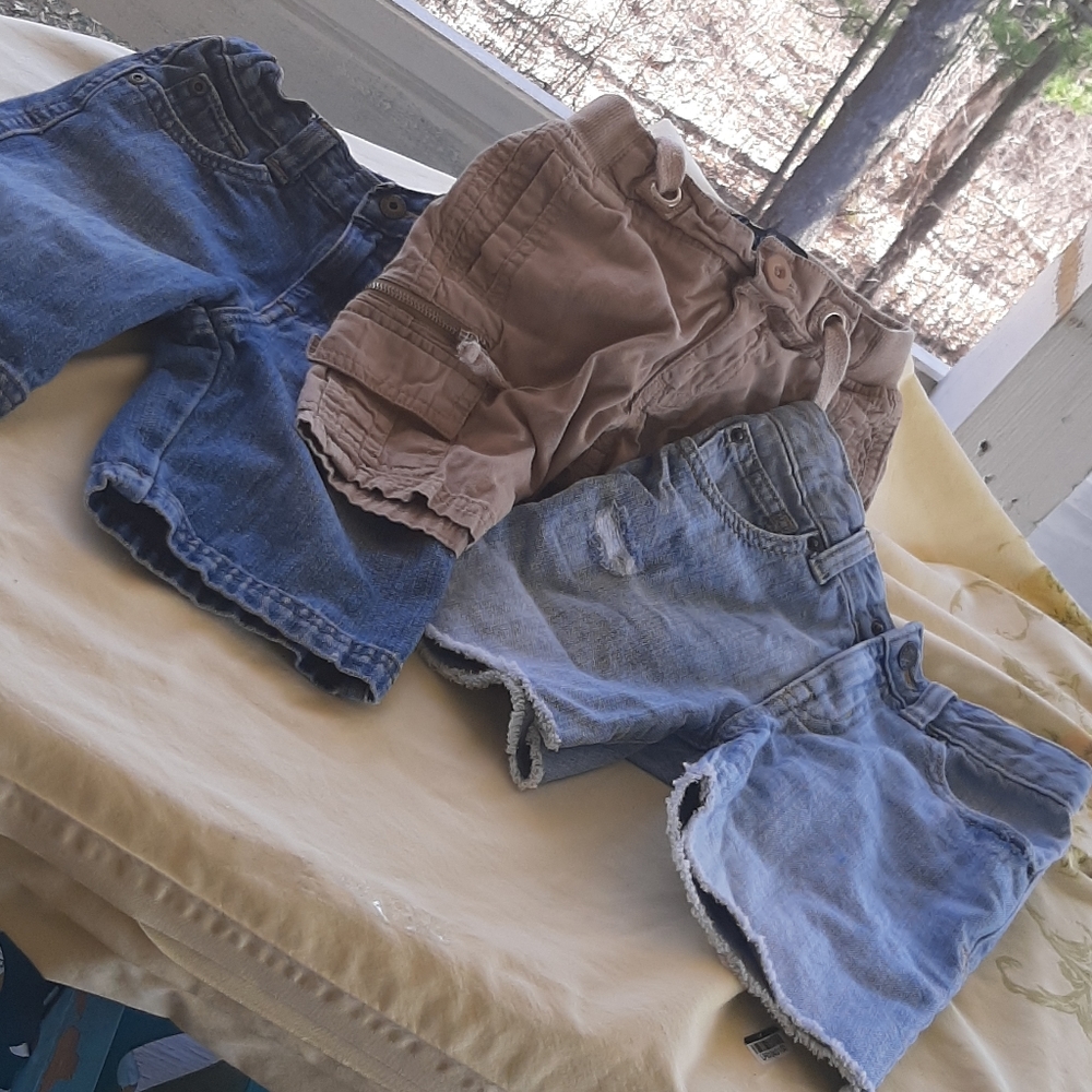 Boys shorts bundle size 3T